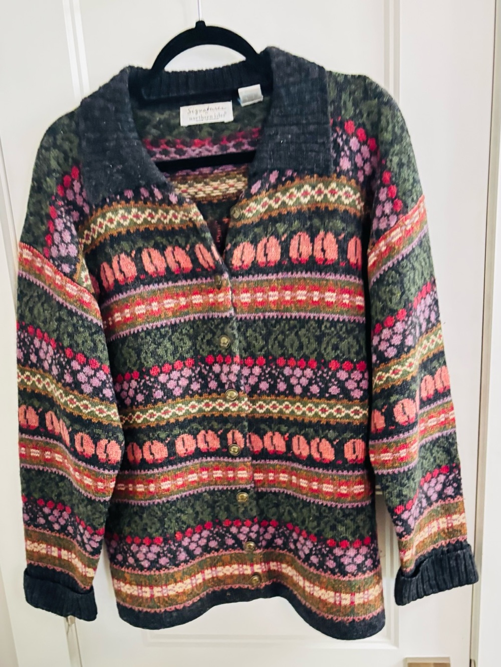 Northern Isle Button-Up ladies Cardigan Sweater, 100% wool, size large